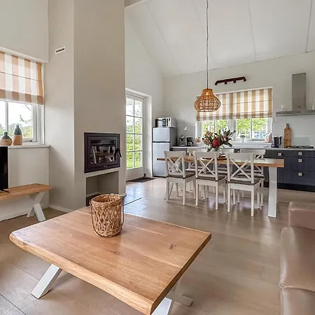 3 Bedroom Cozy In *